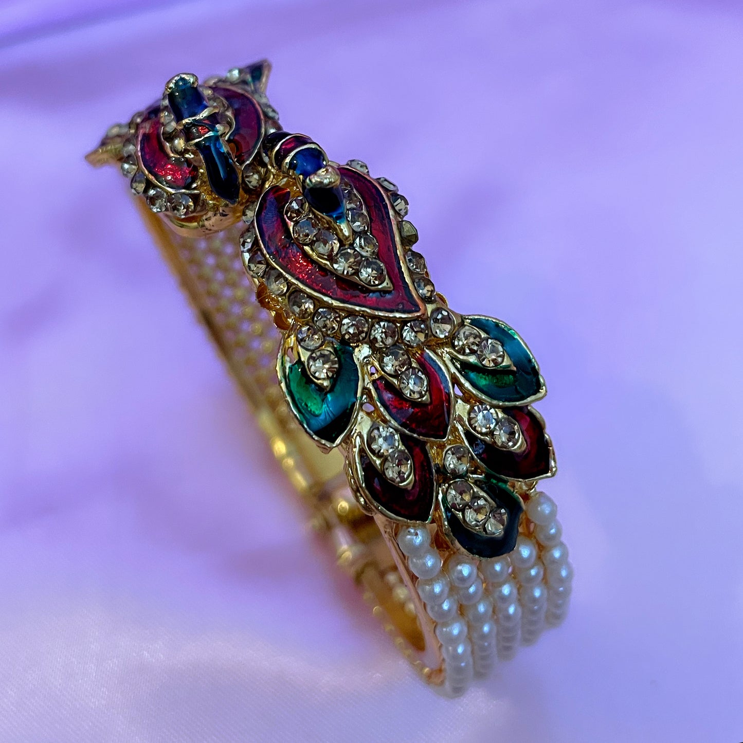 Peacock Pearl Gold Openable Bracelet