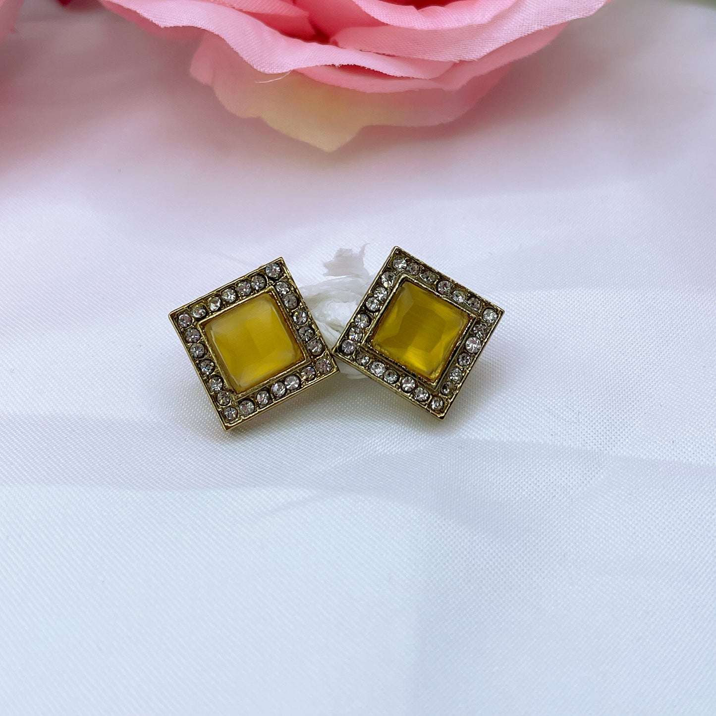 Monalisa Stone Studs/Earings