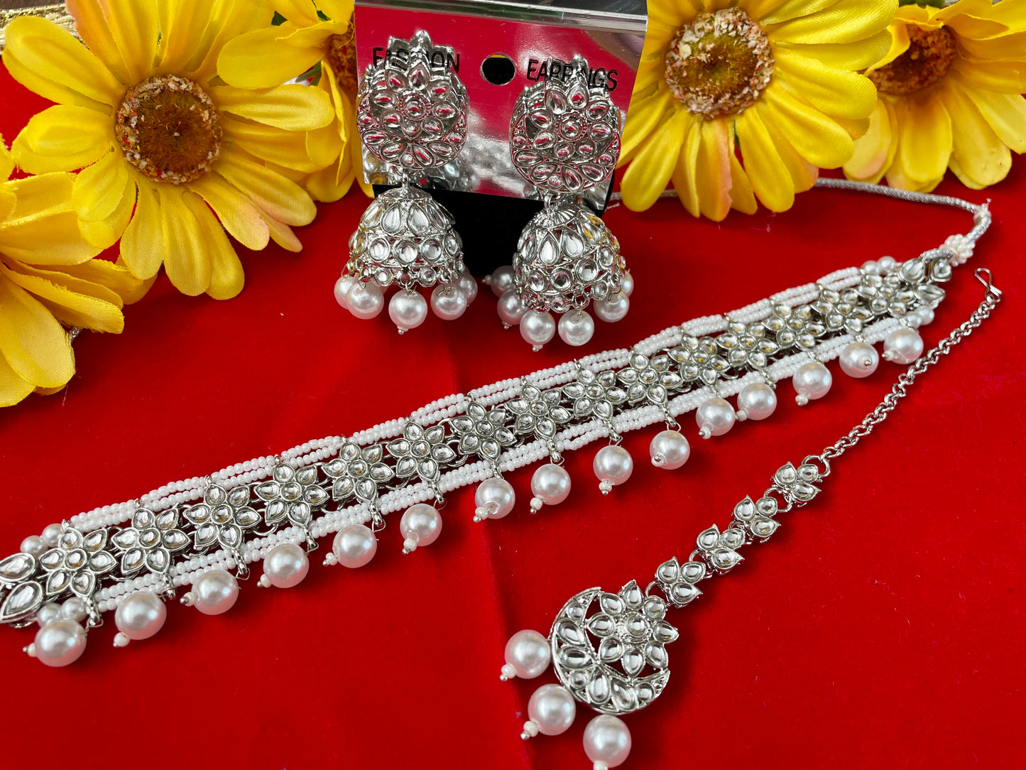 Silver Kundan Pearl Choker, Earings & Maang Tikka Set