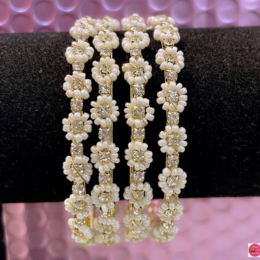 White Pearl Flower Zirconia Karas