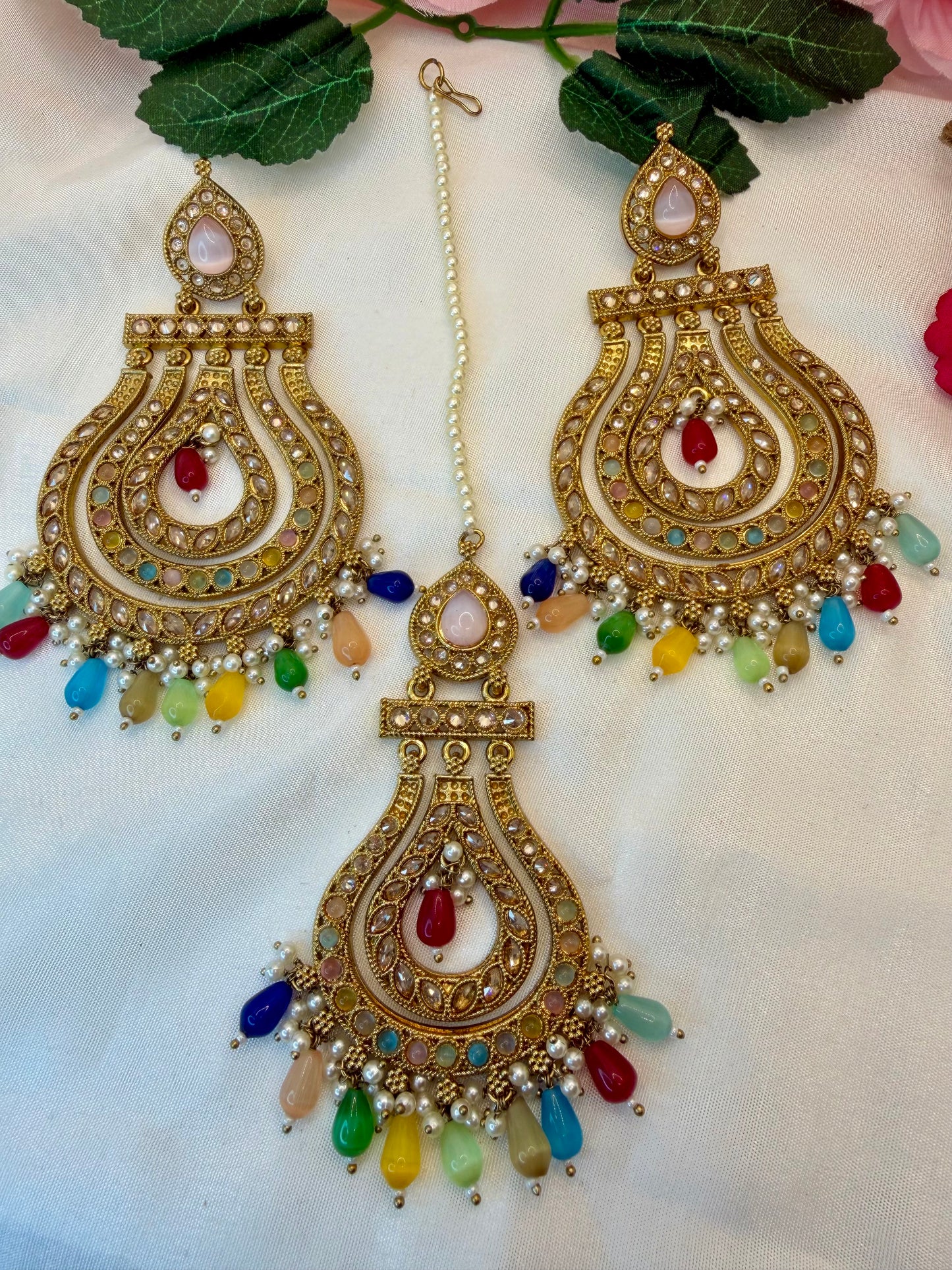 Multicoloured Kundan Earings & Maang Tikka Set
