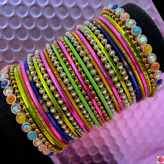 Multicoloured Pearl Metal Bangles Set