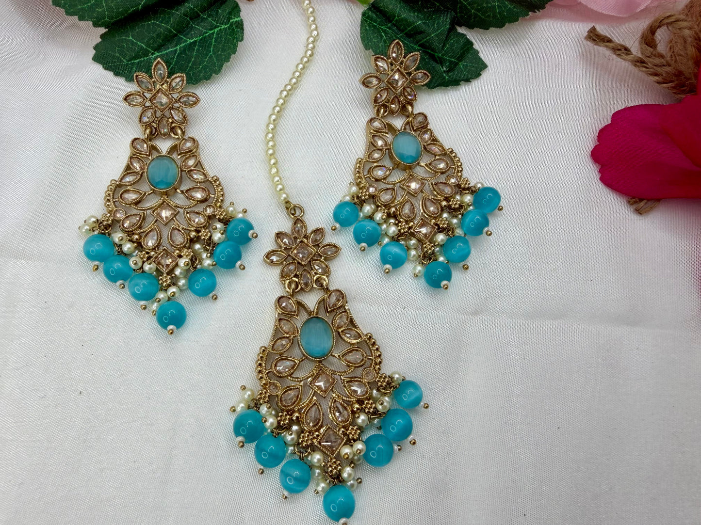 Kundan Firozi Earings & Maantikka Set