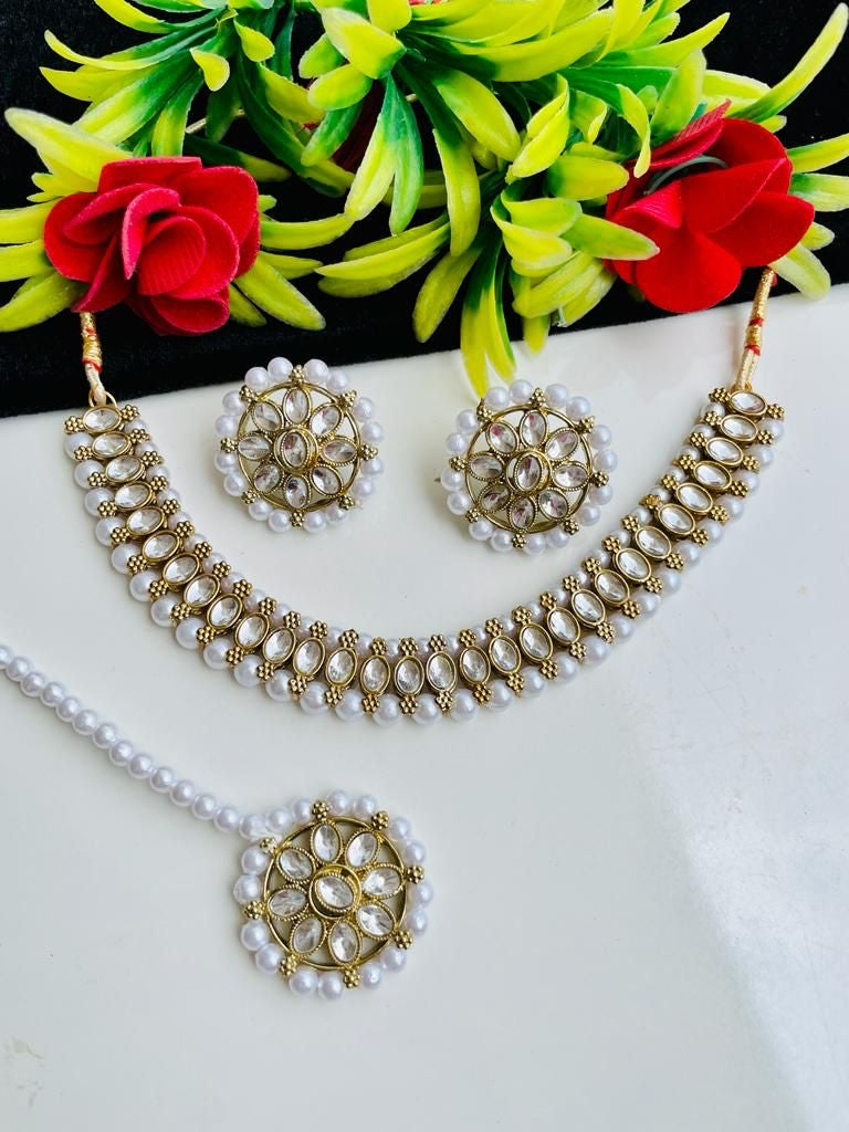 Kundan White Pearl Choker, Earings & Maang Tikka Set