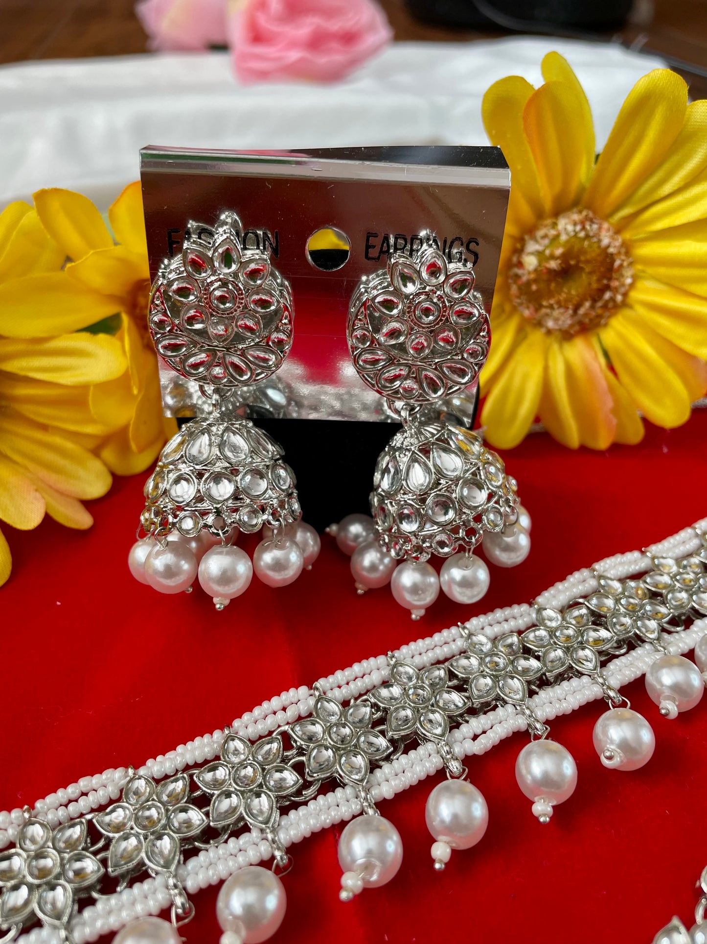 Silver Kundan Pearl Choker, Earings & Maang Tikka Set