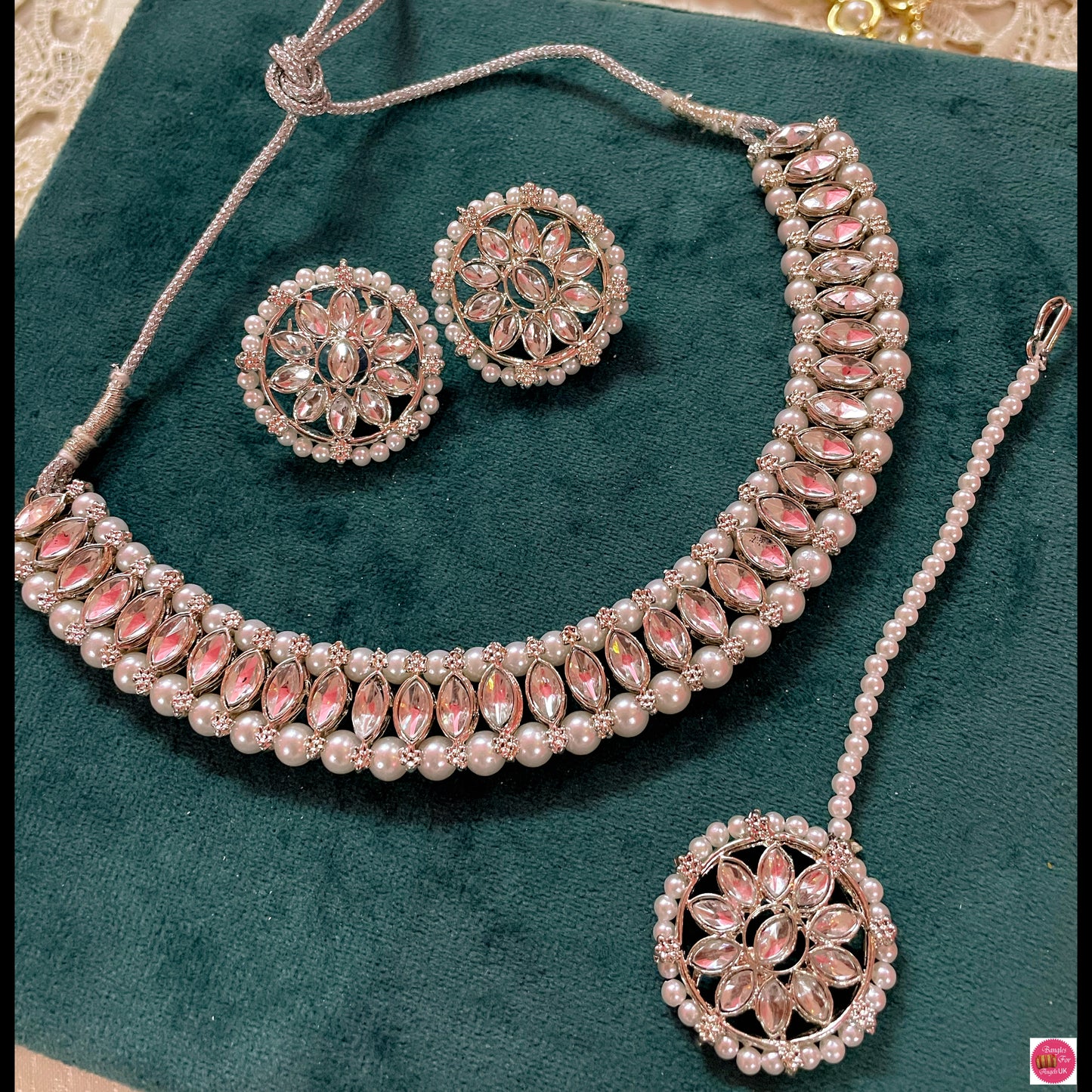 Silver Kundan Pearl Necklace, Earings & Maang Tikka Set