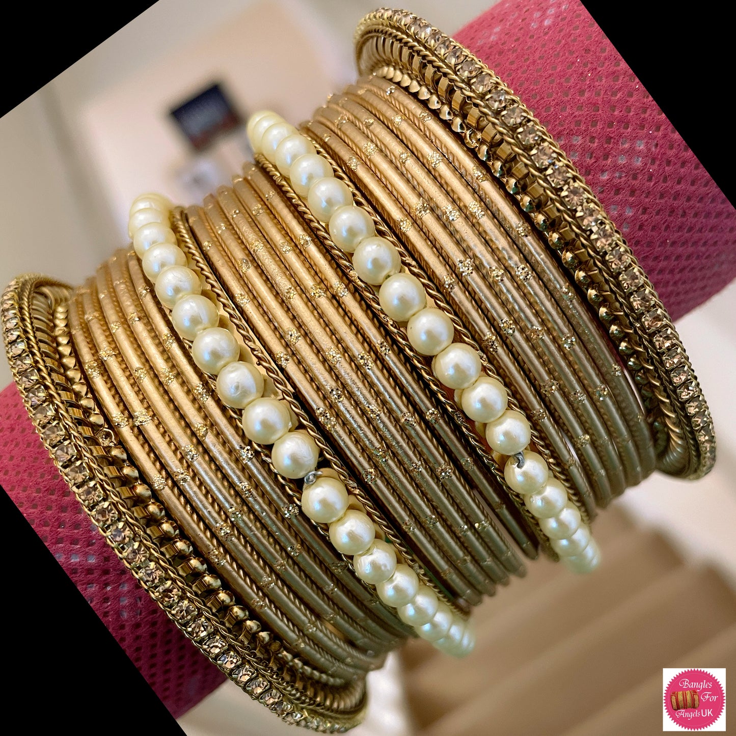 Gold/Pearl Metal Bangle Set