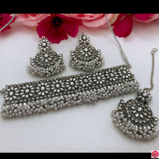 Silver Pearl Choker, Earings & Maang Tikka Set