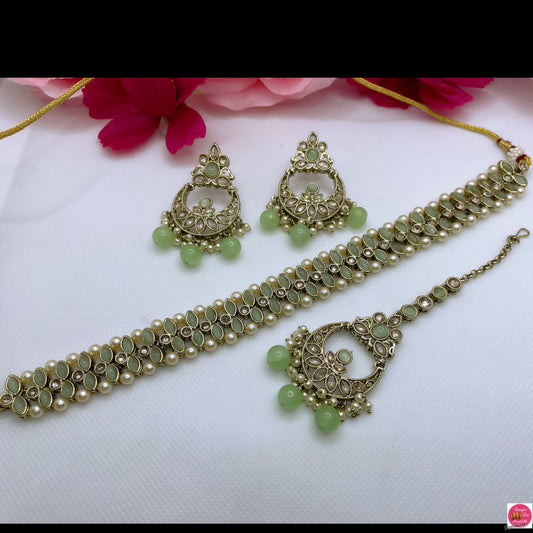 Kundan Gold Pearl Choker, Earings & Maang Tikka Set- Pistachio/Mint Green