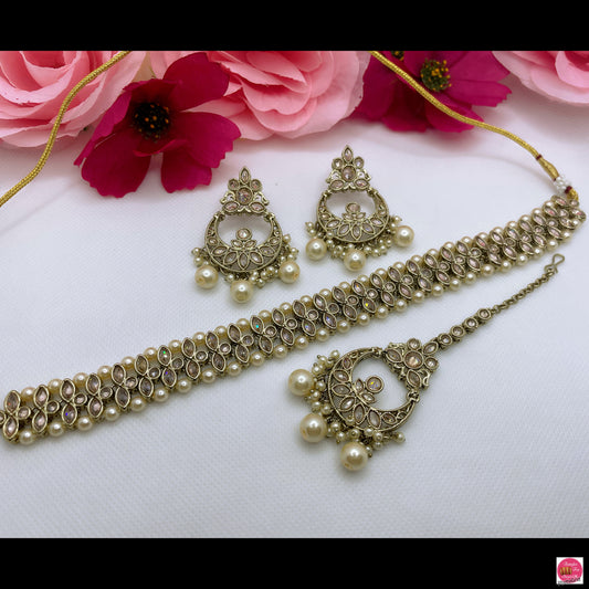 Kundan Gold & White Pearl Choker, Earings & Maang Tikka Set